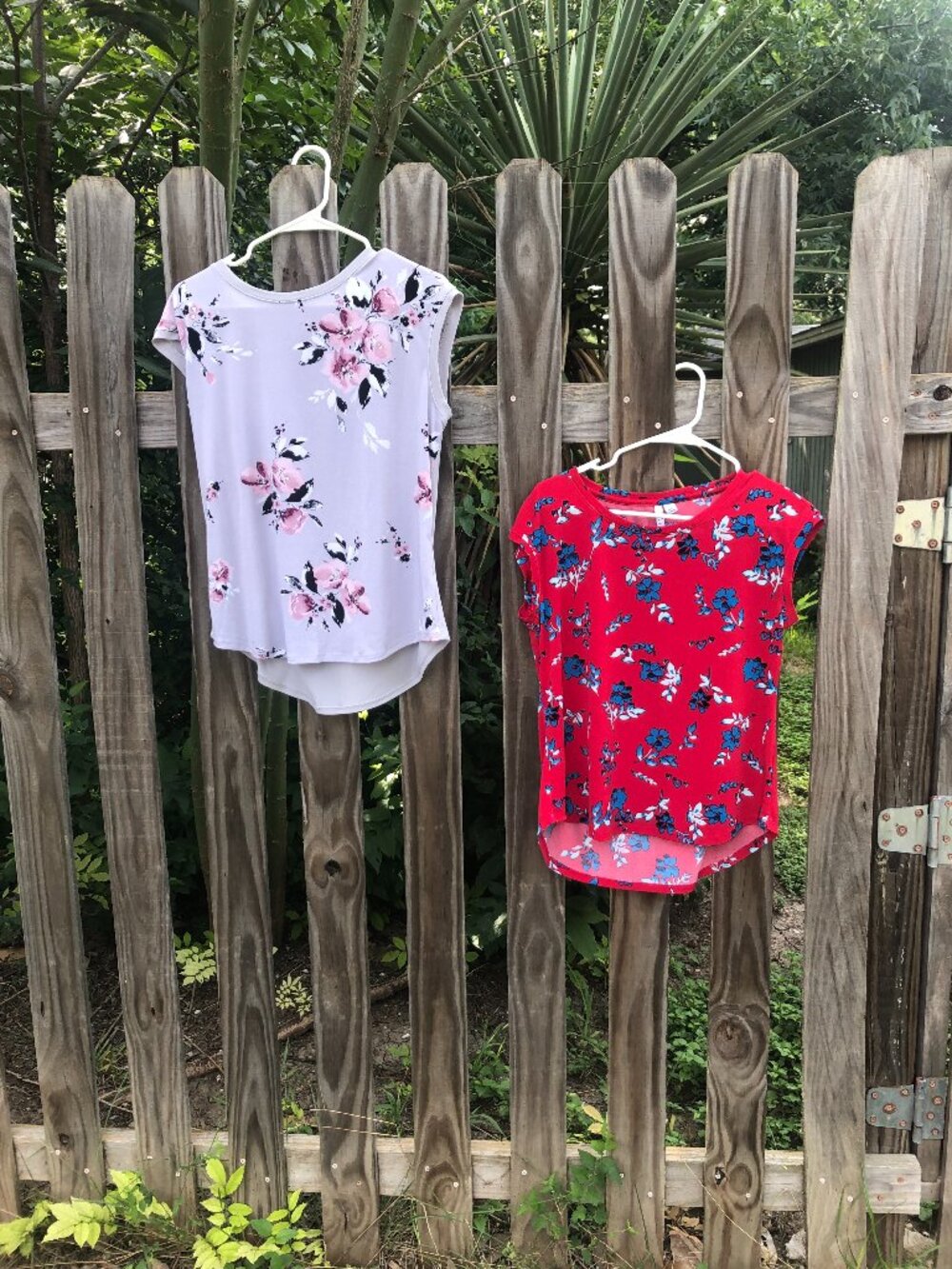 Elle Floral Sleeveless Blouses, set of 2, Size XS